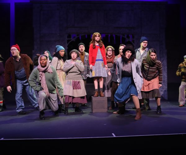 Hooverville Ensemble Pic 105469307-G CAST A1 (229)